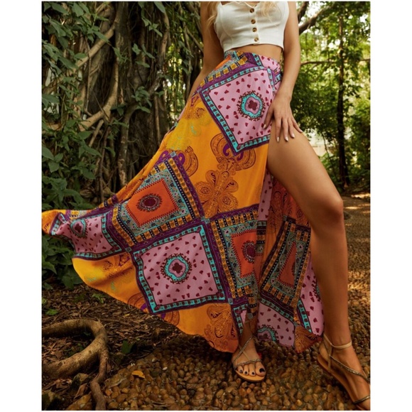BellanBlue Dresses & Skirts - Boho Gypsy Festival Print Tie Maxi Skirt